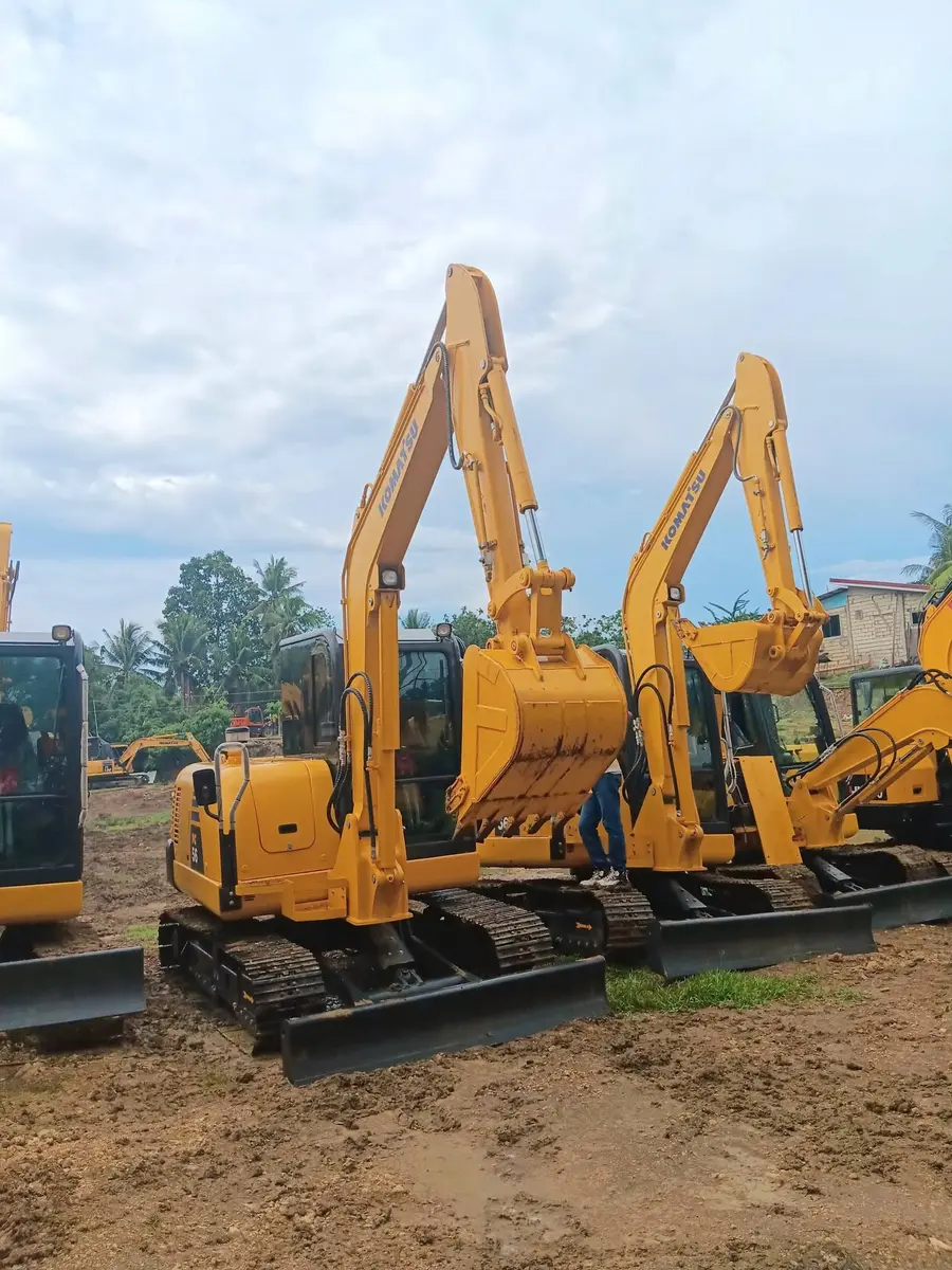 Komatsu compact excavators available from YYDS